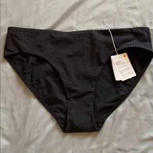 Calm tides mid rise medium bottom